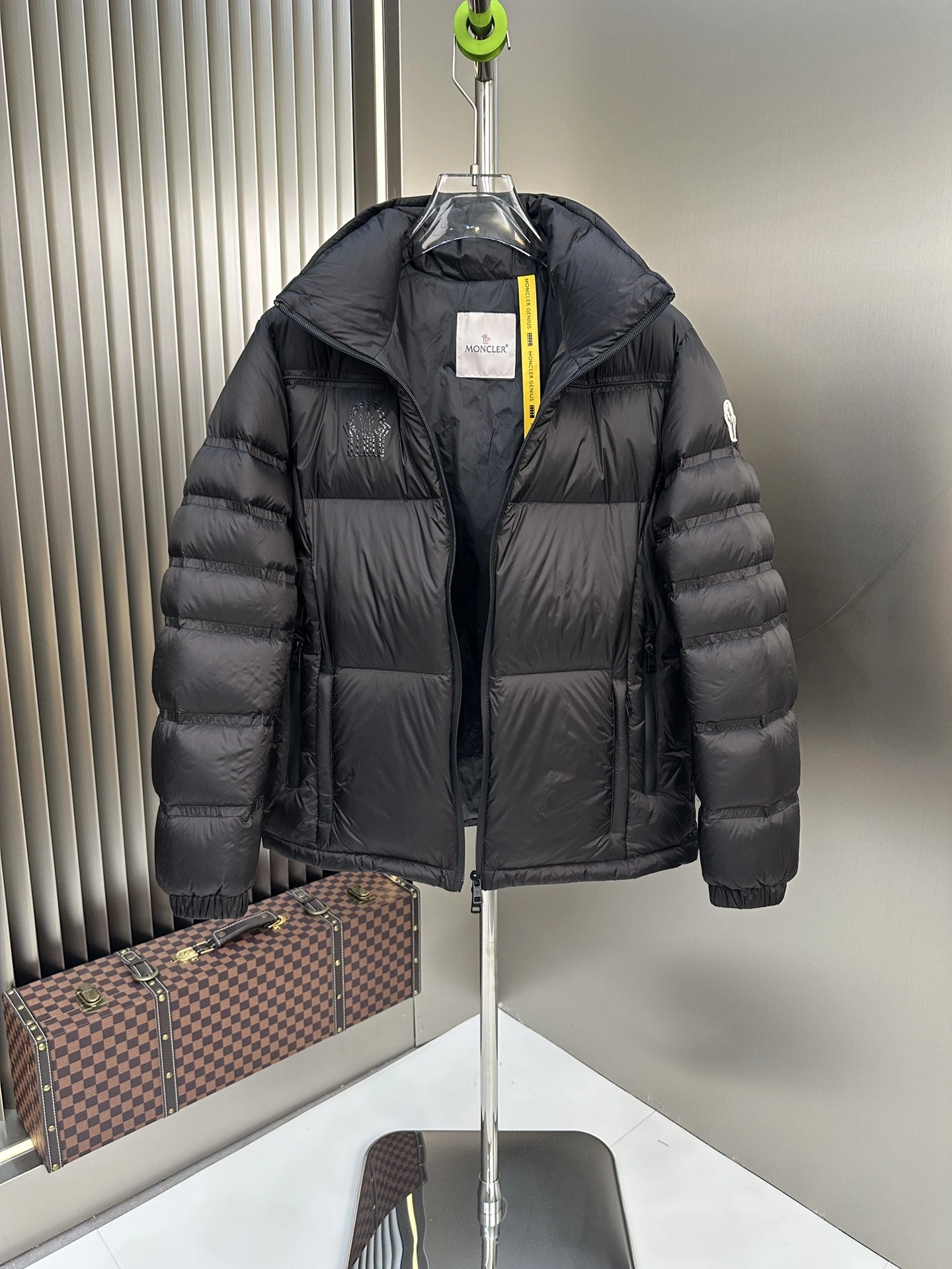 Breathable Moncler Down Jackets 146247