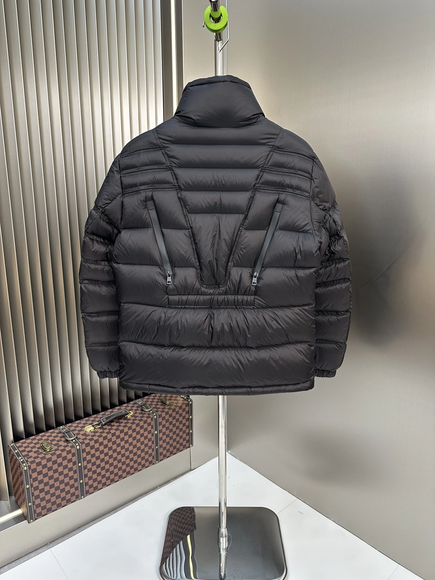 Breathable Moncler Down Jackets 146247