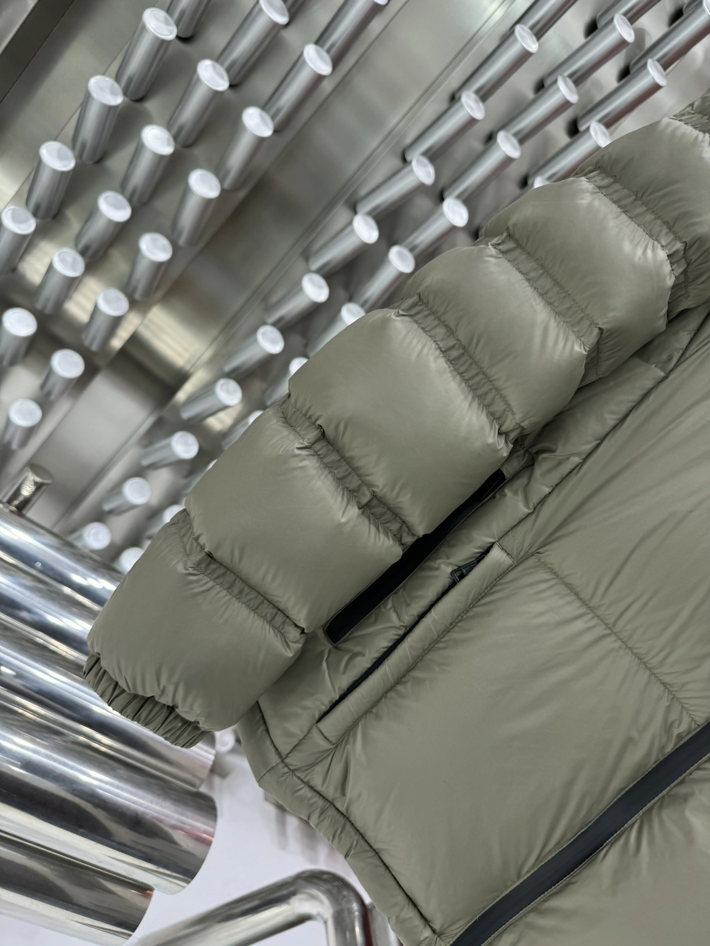 Seasonal Moncler Down Jackets 146245
