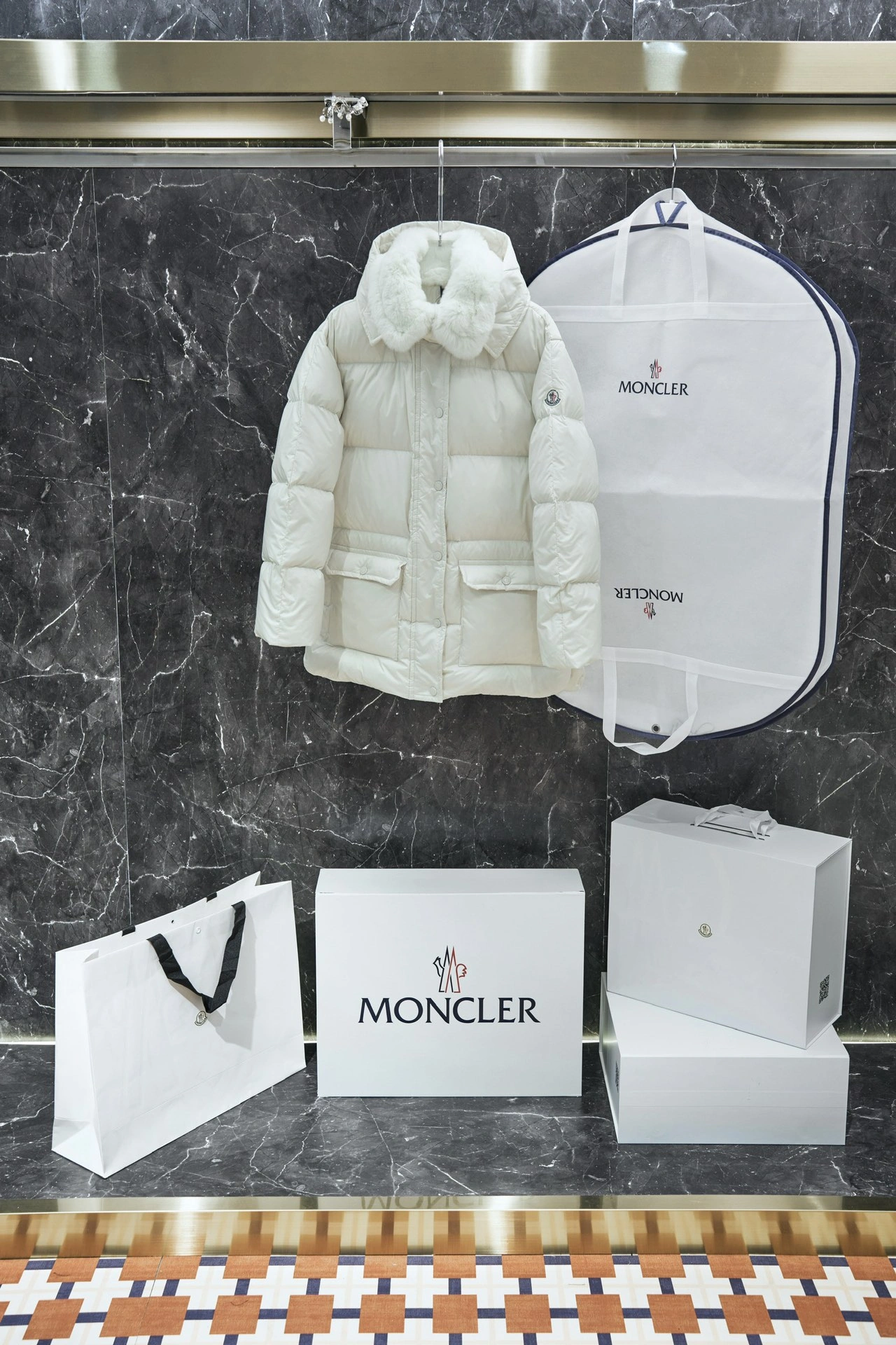 Moncler Down Jackets MultiPurpose 146235