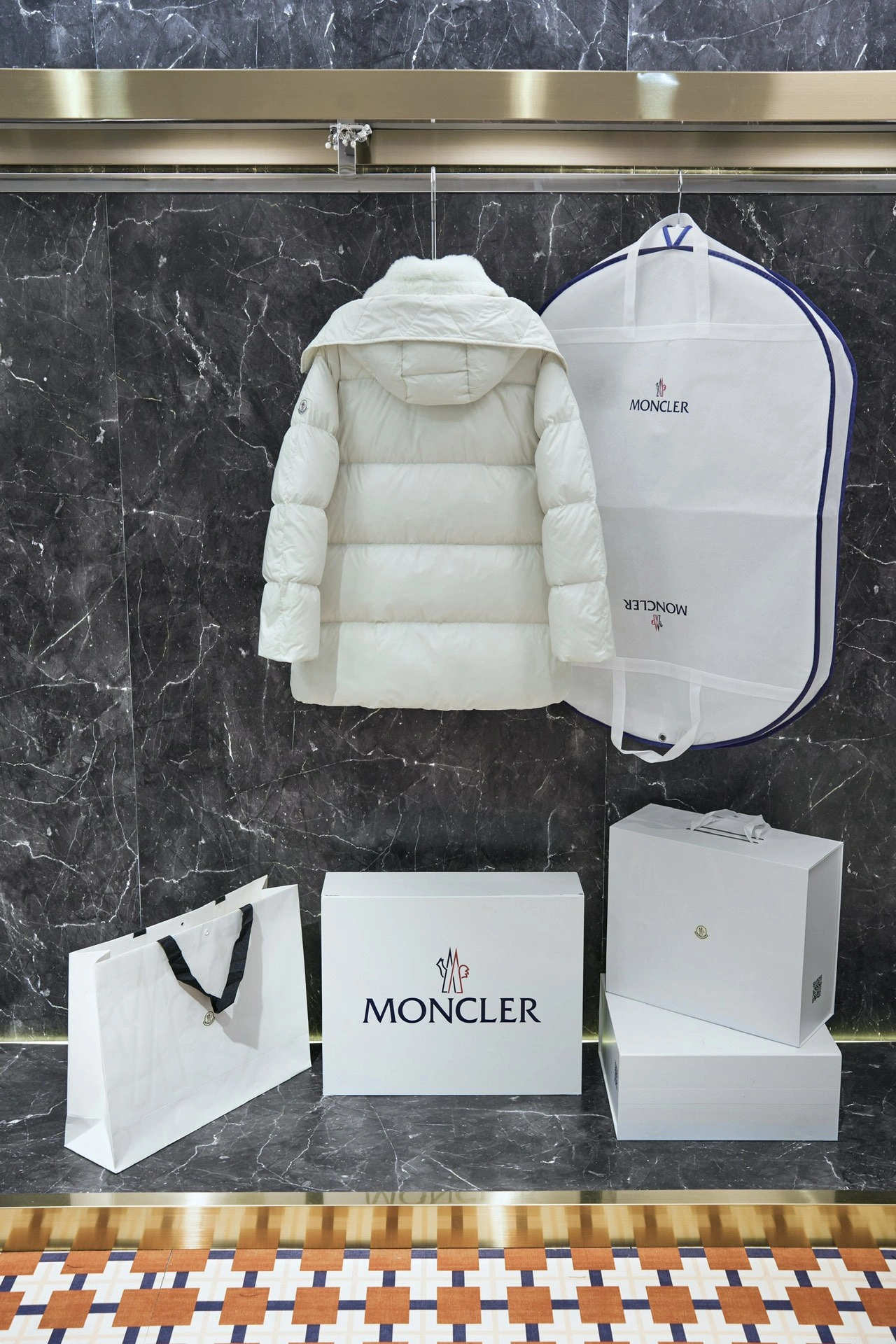 Moncler Down Jackets MultiPurpose 146235