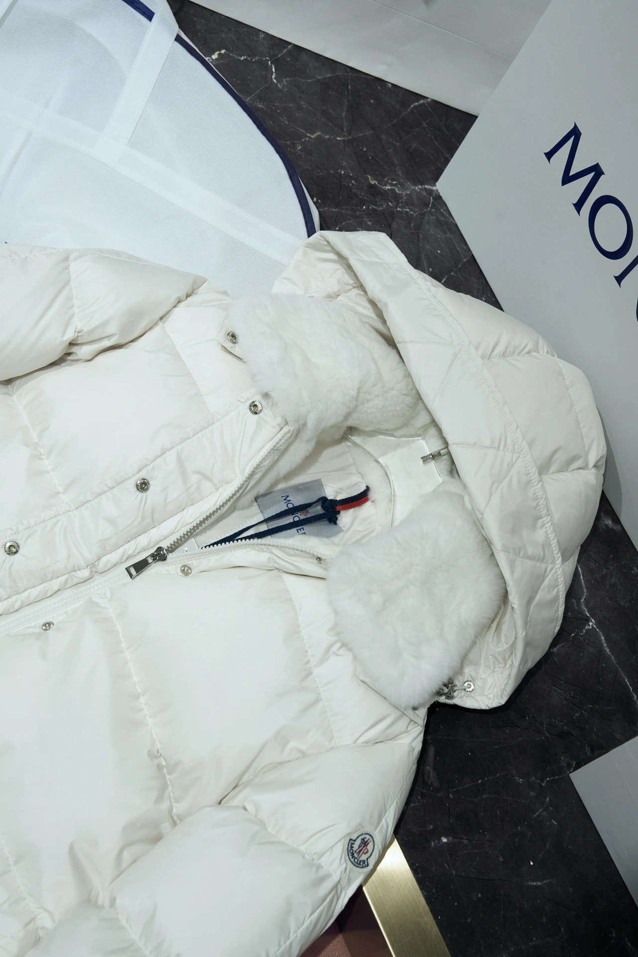 Moncler Down Jackets MultiPurpose 146235