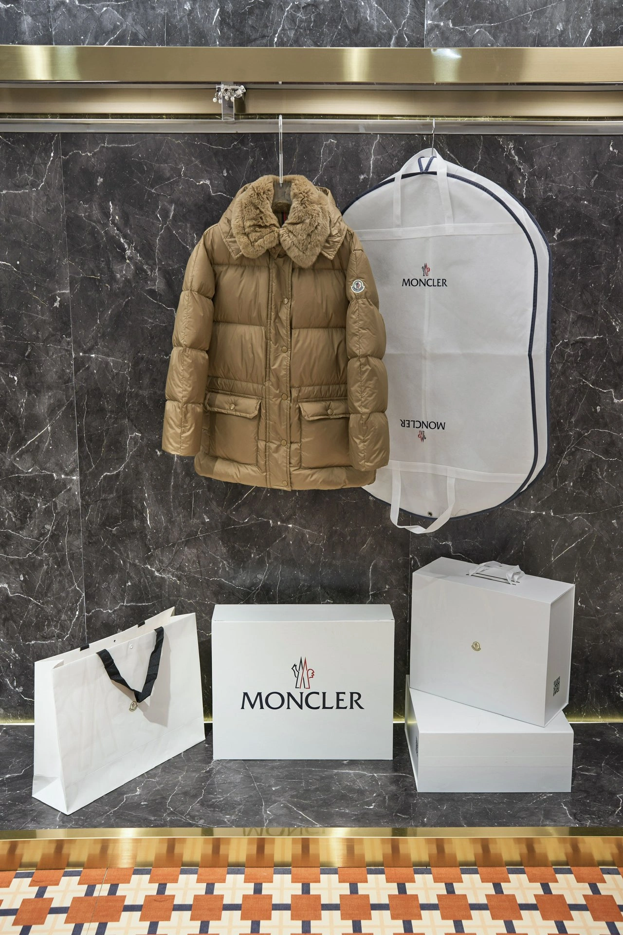 Moncler Down Jackets Bold 146241