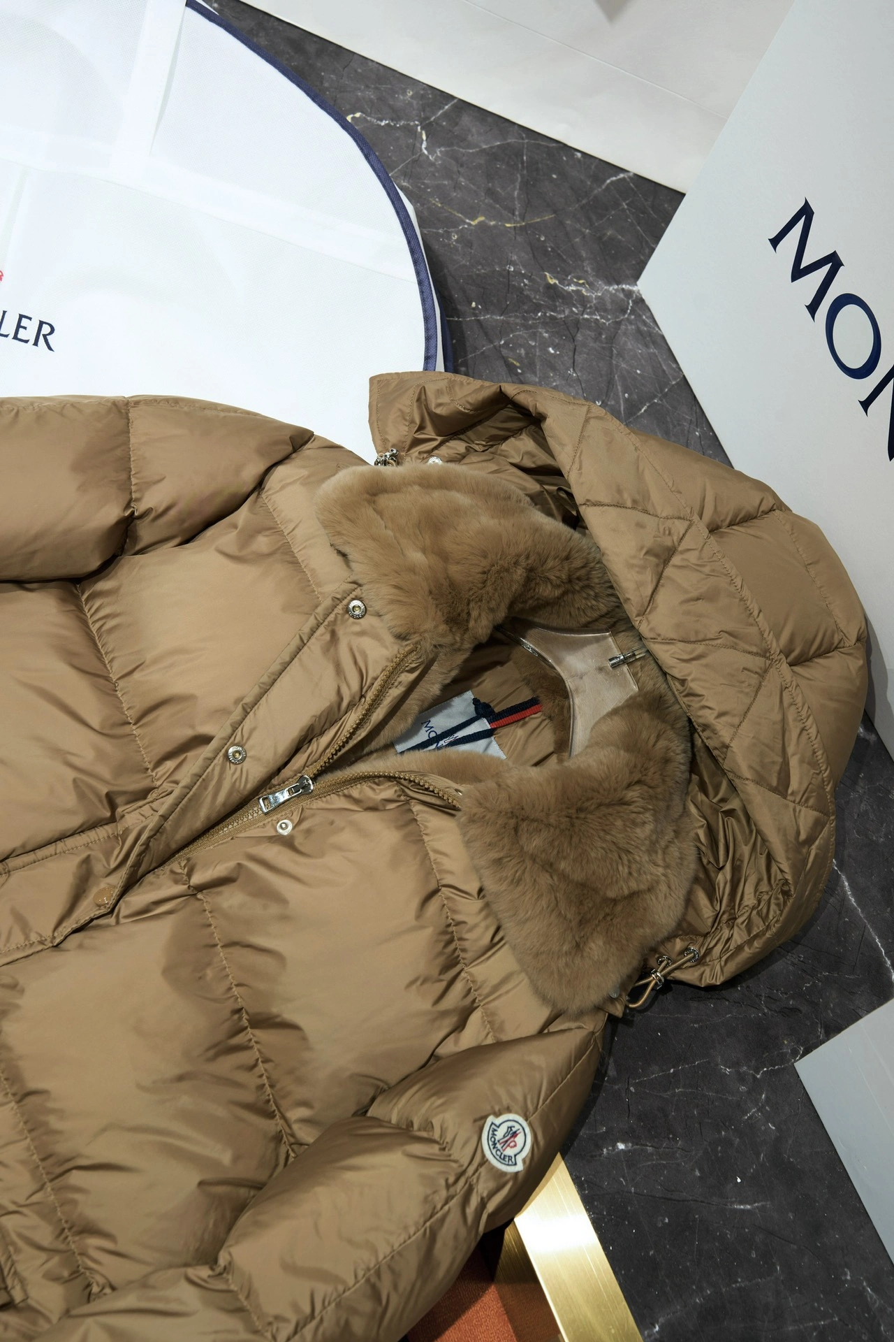 Moncler Down Jackets Bold 146241