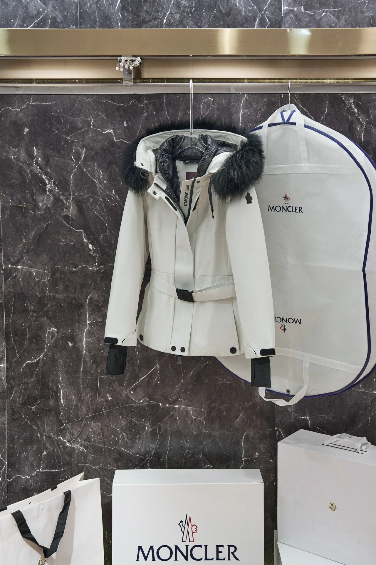 Resilient Moncler Down Jackets 146238