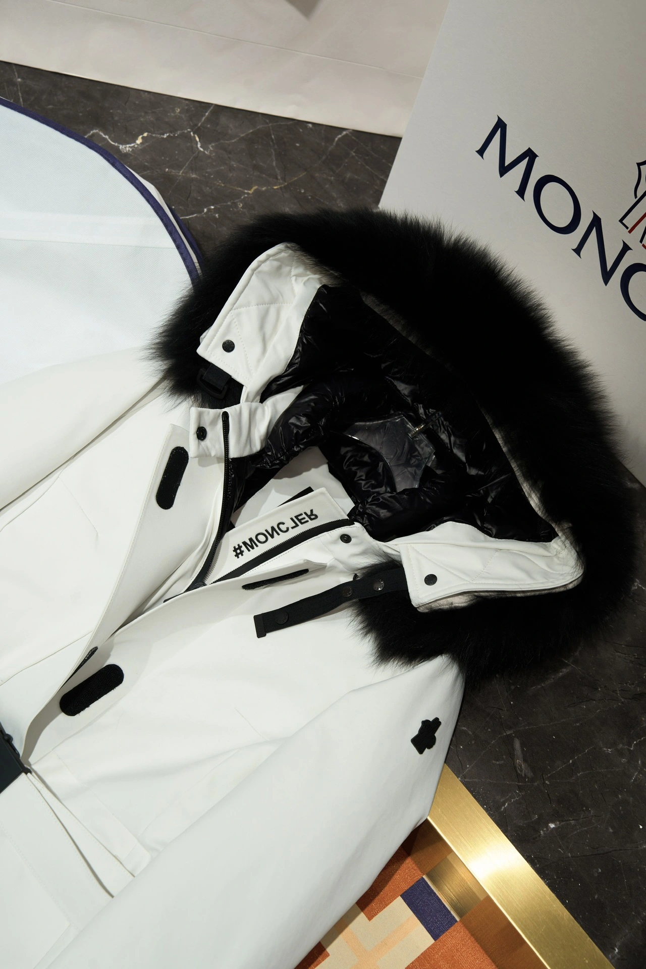 Resilient Moncler Down Jackets 146238