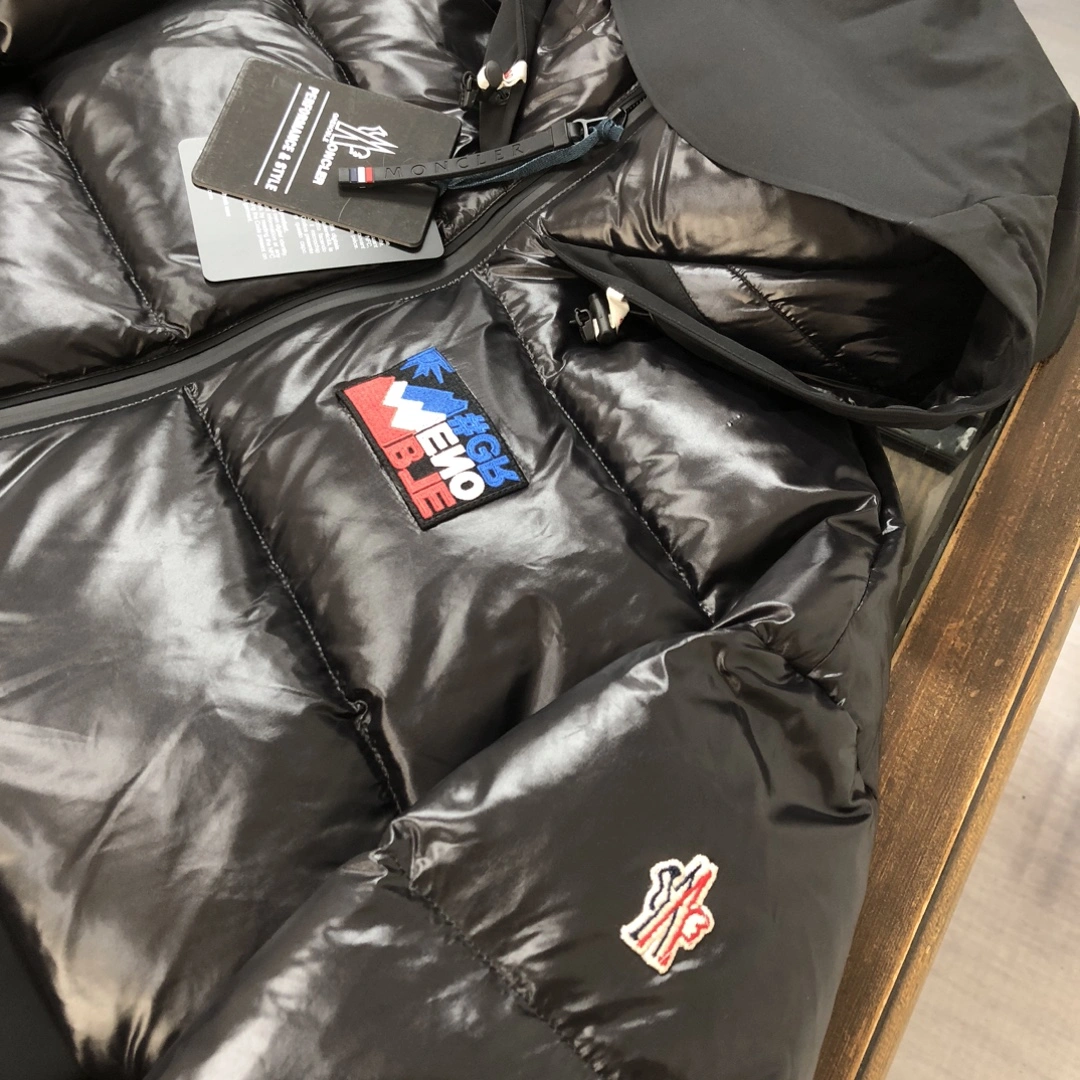 Moncler Down Jackets TravelReady 146226