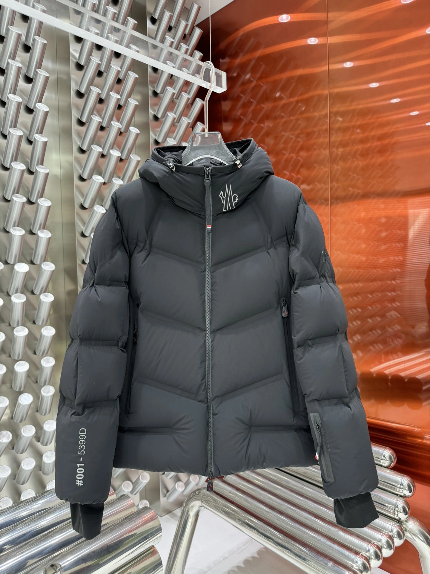 Refined Moncler Down Jackets 146223