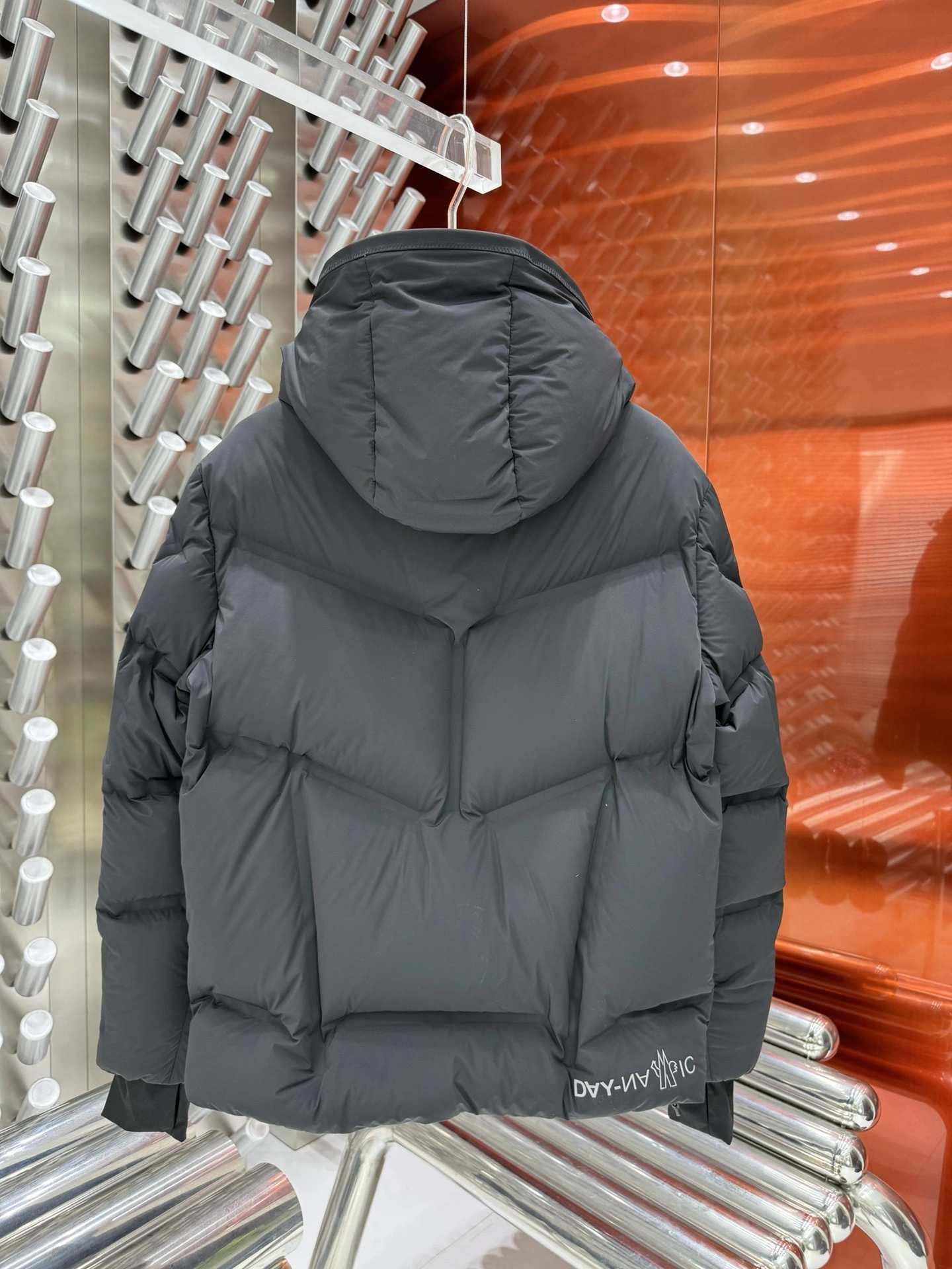 Refined Moncler Down Jackets 146223