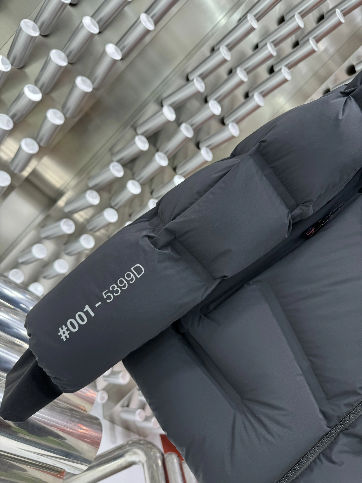 Refined Moncler Down Jackets 146223