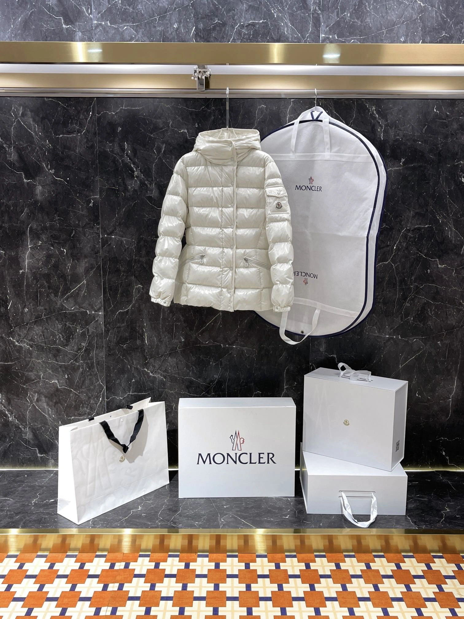 Moncler Down Jackets Unisex 146215