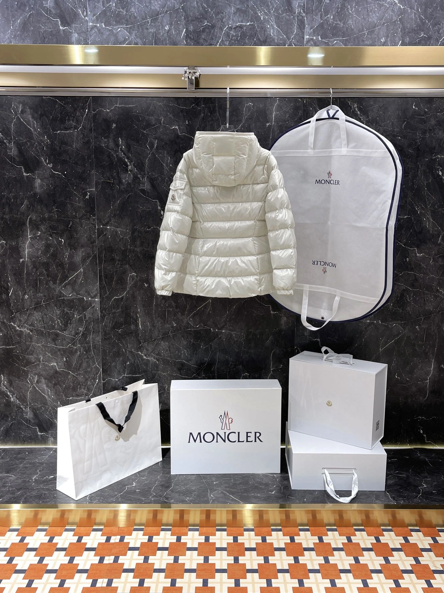 Moncler Down Jackets Unisex 146215