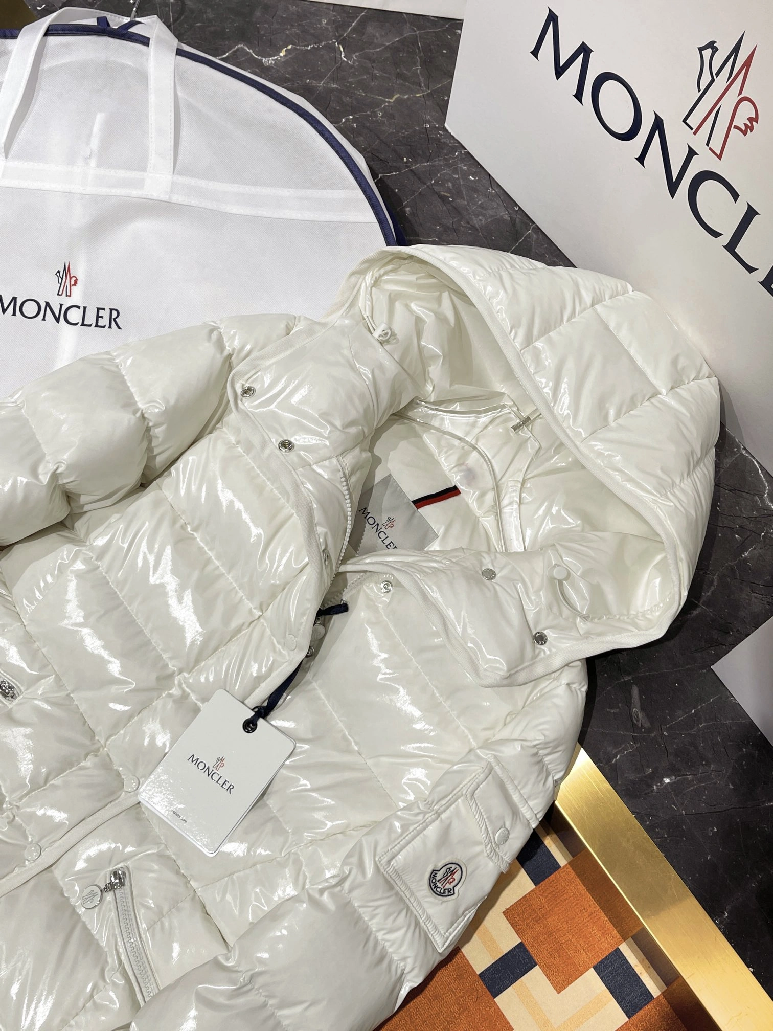Moncler Down Jackets Unisex 146215