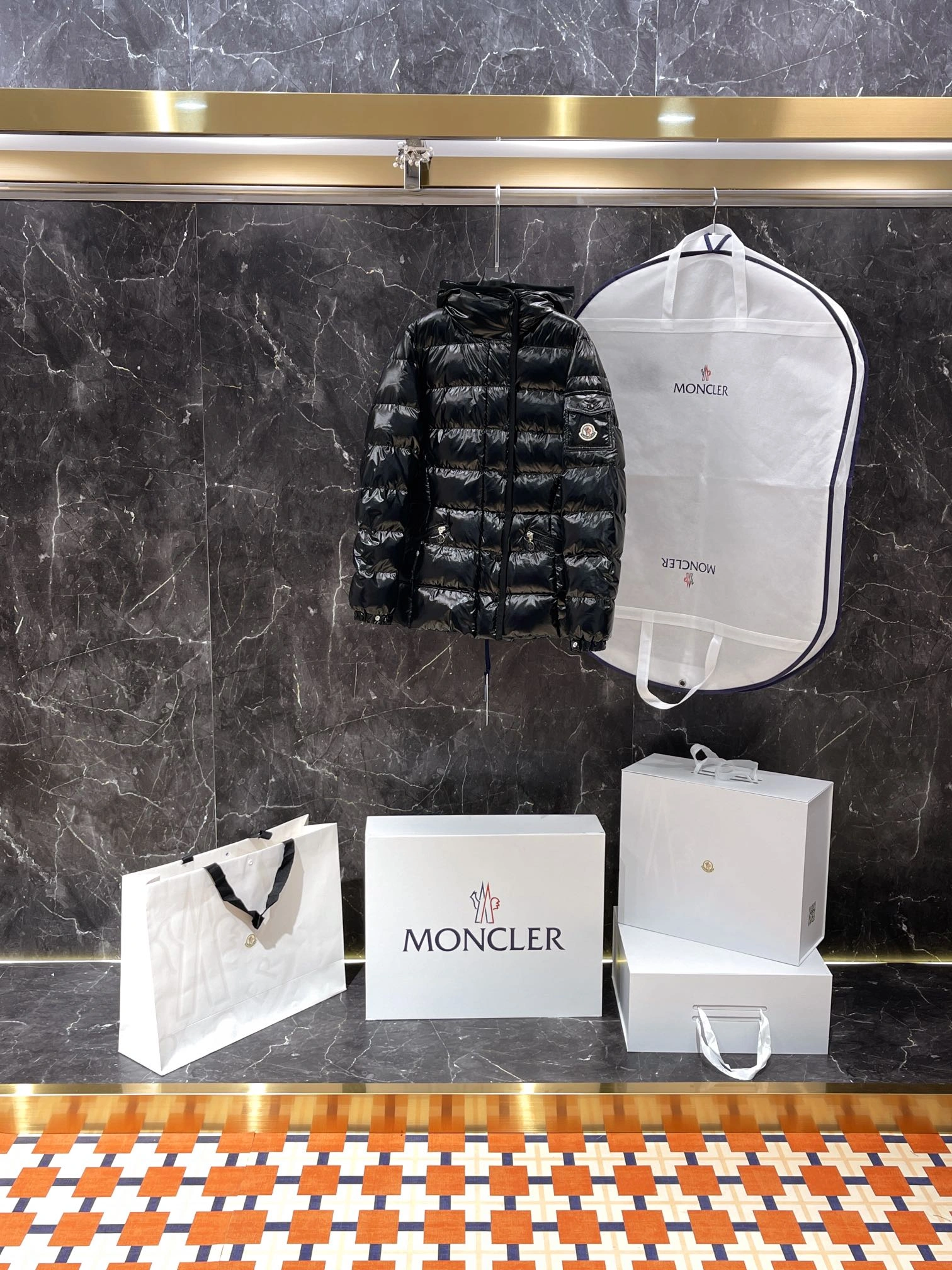 Seasonal Moncler Down Jackets 146210