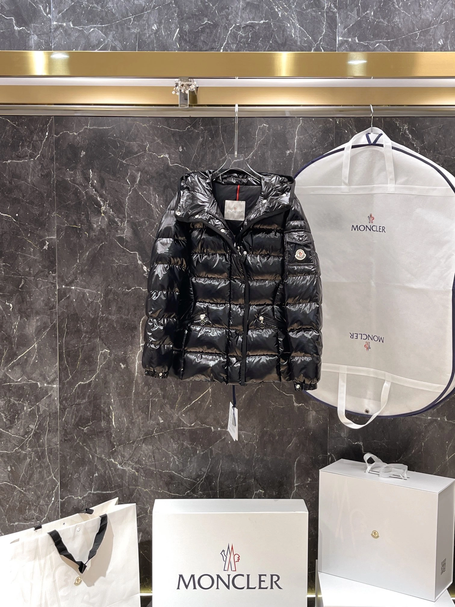 Seasonal Moncler Down Jackets 146210