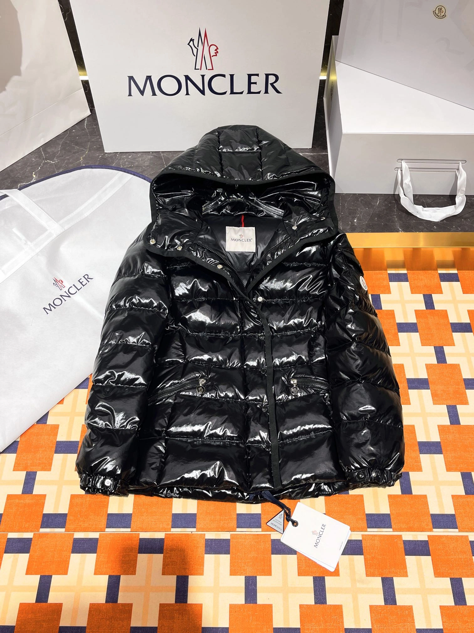 Seasonal Moncler Down Jackets 146210