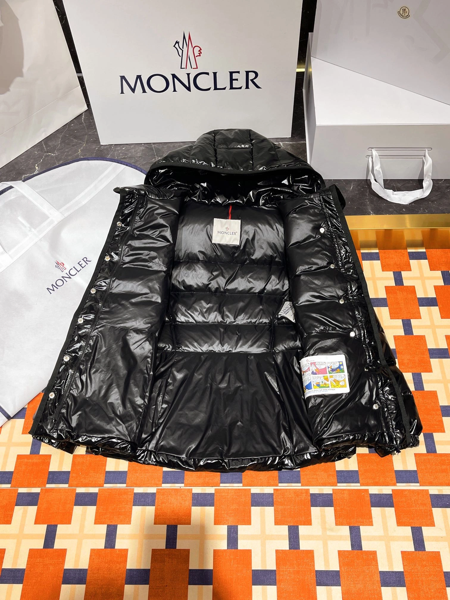 Seasonal Moncler Down Jackets 146210