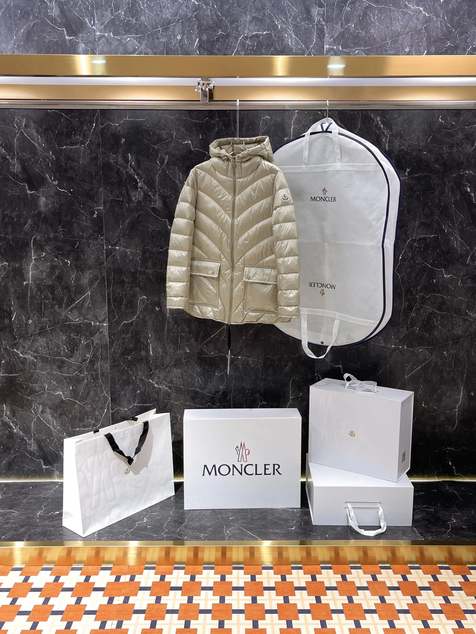 Moncler Down Jackets Supportive 146219