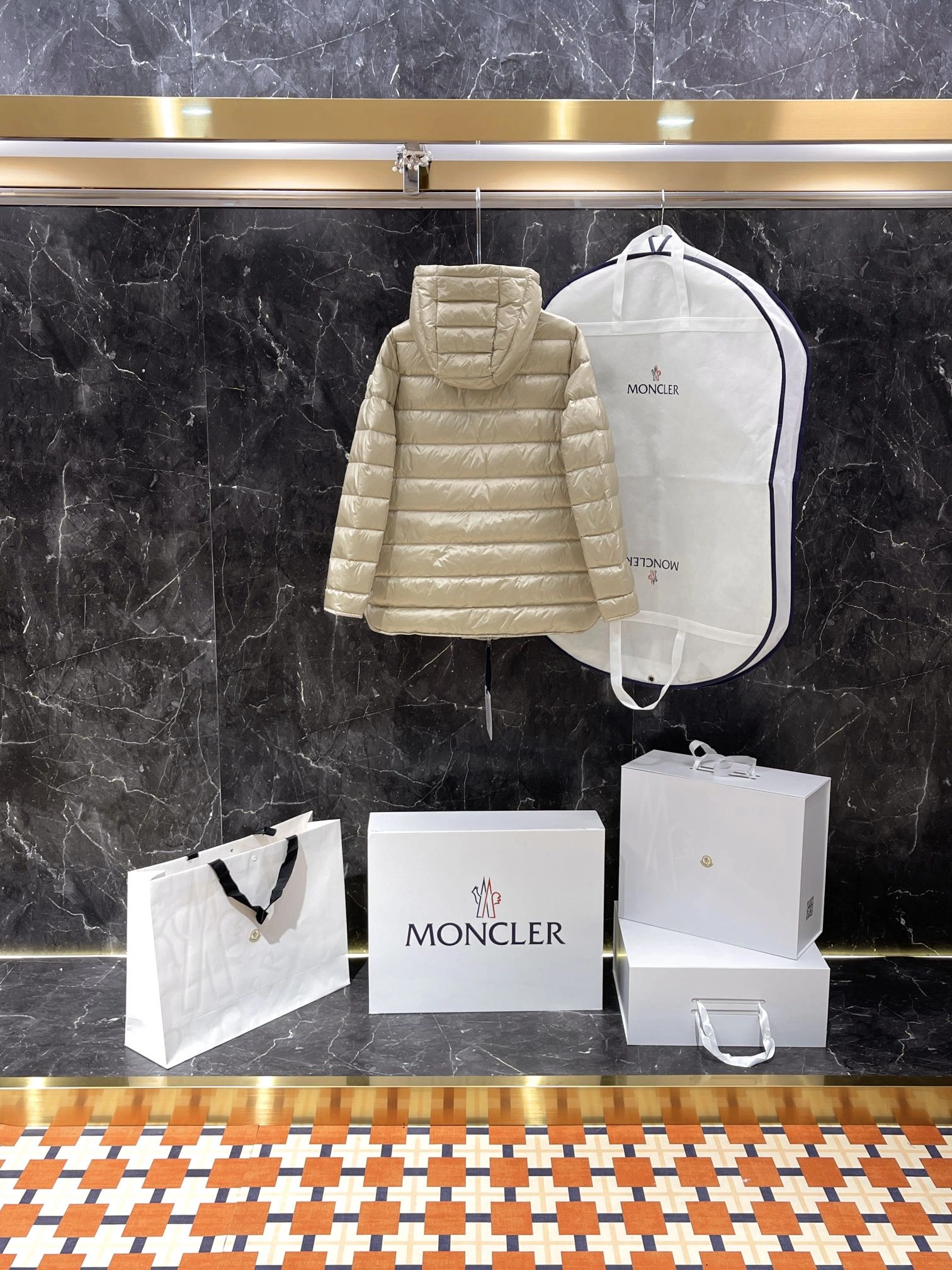 Moncler Down Jackets Supportive 146219
