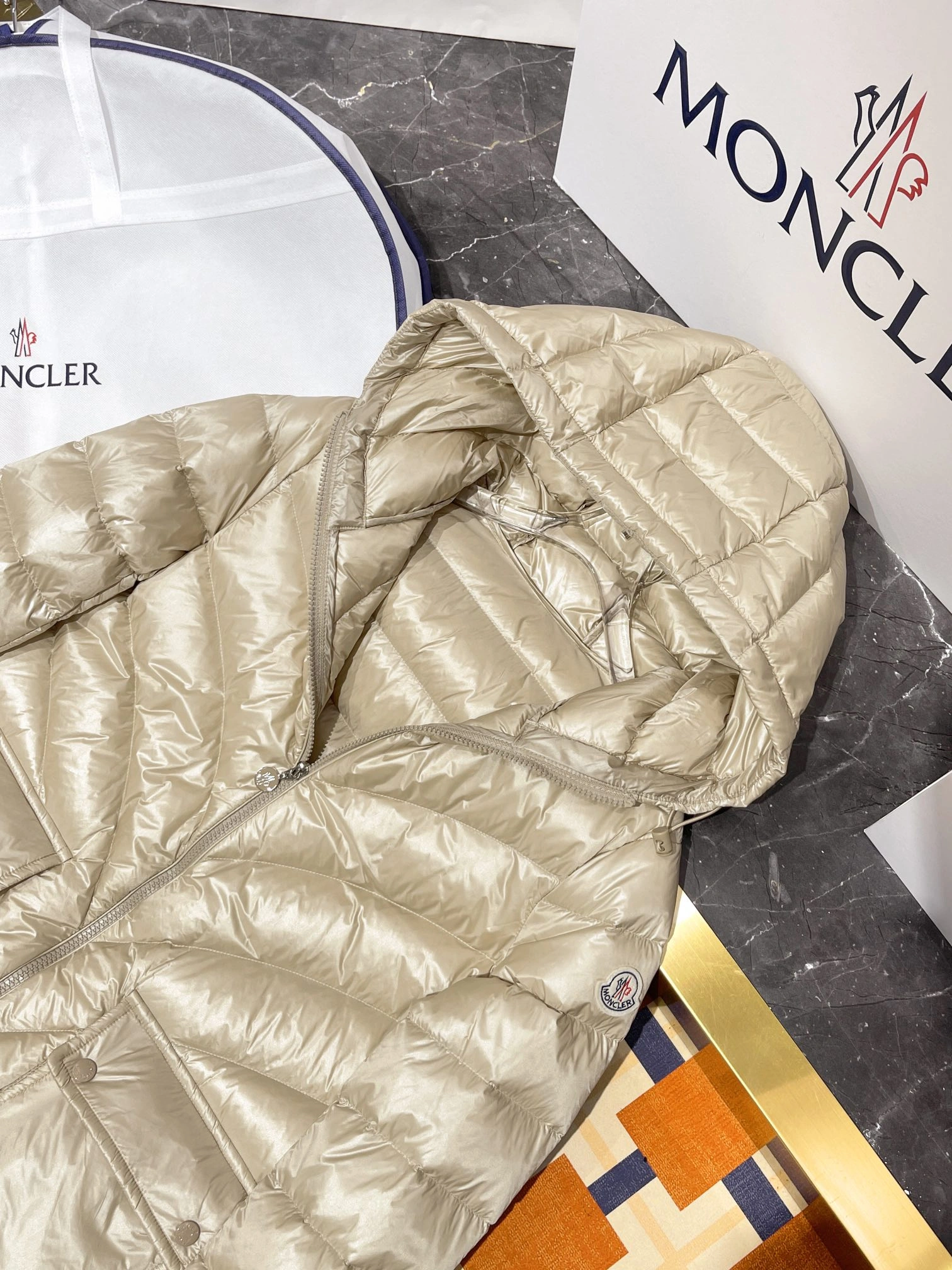 Moncler Down Jackets Supportive 146219