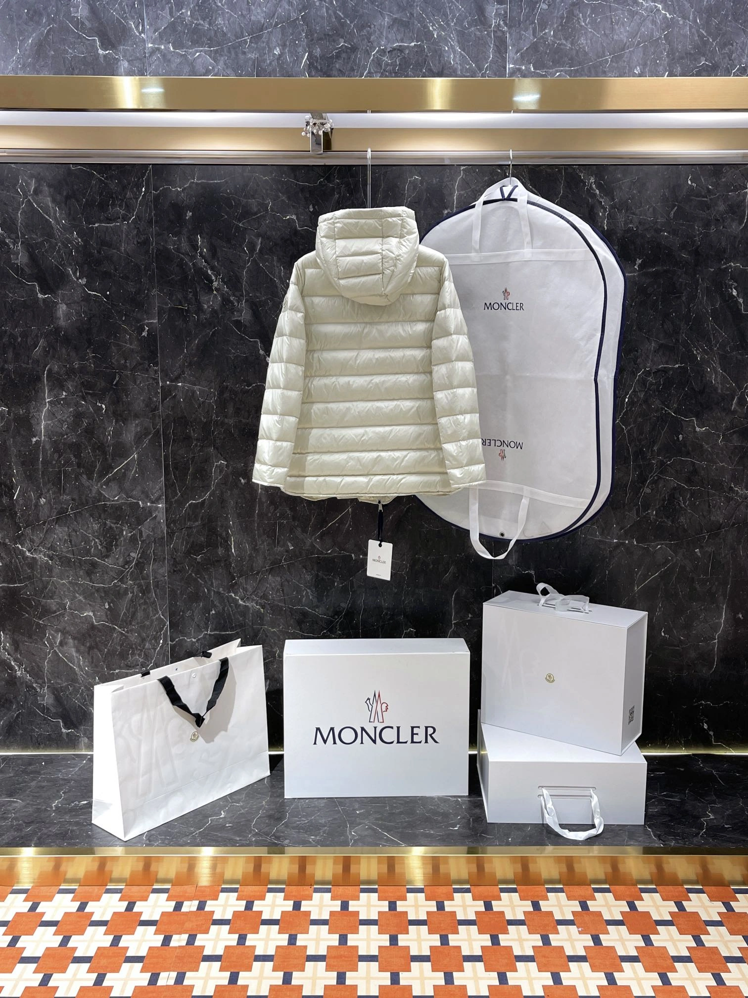 Sleek Moncler Down Jackets 146213