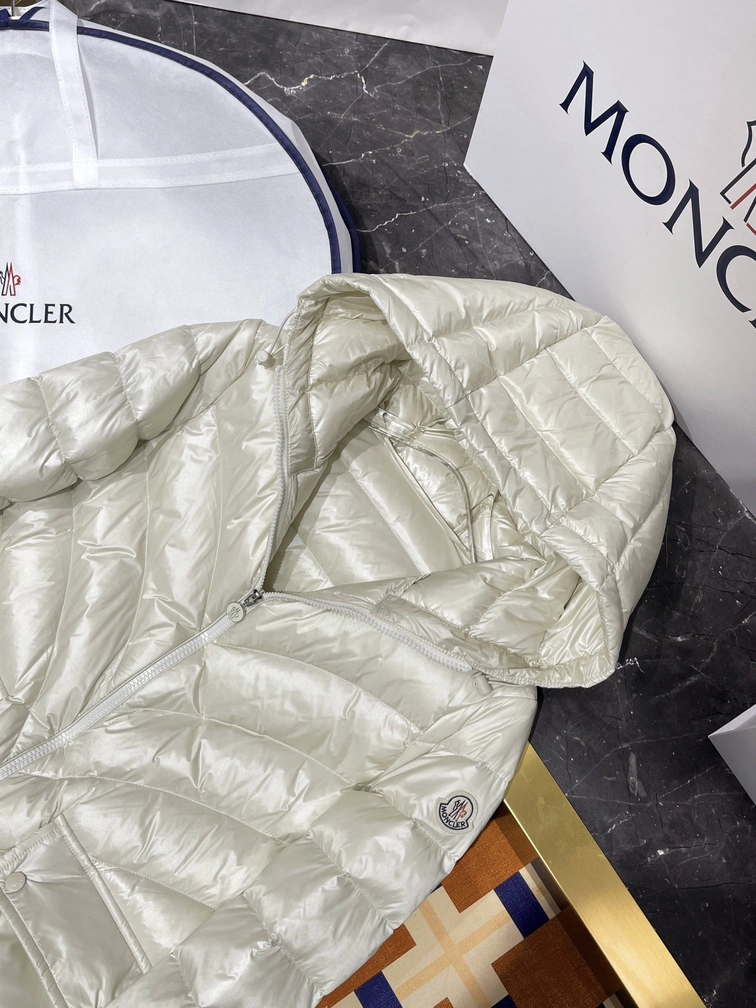 Sleek Moncler Down Jackets 146213