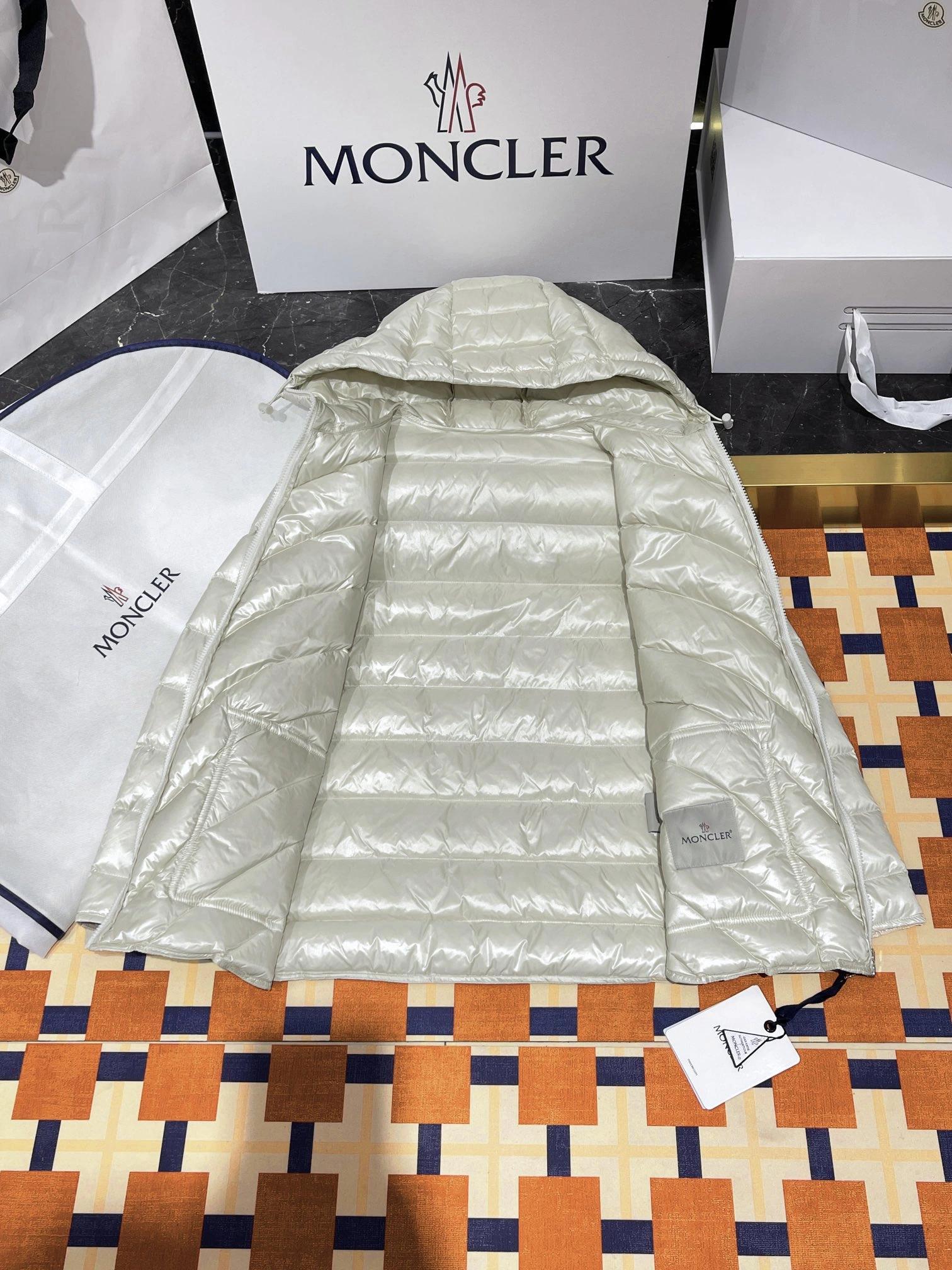 Sleek Moncler Down Jackets 146213