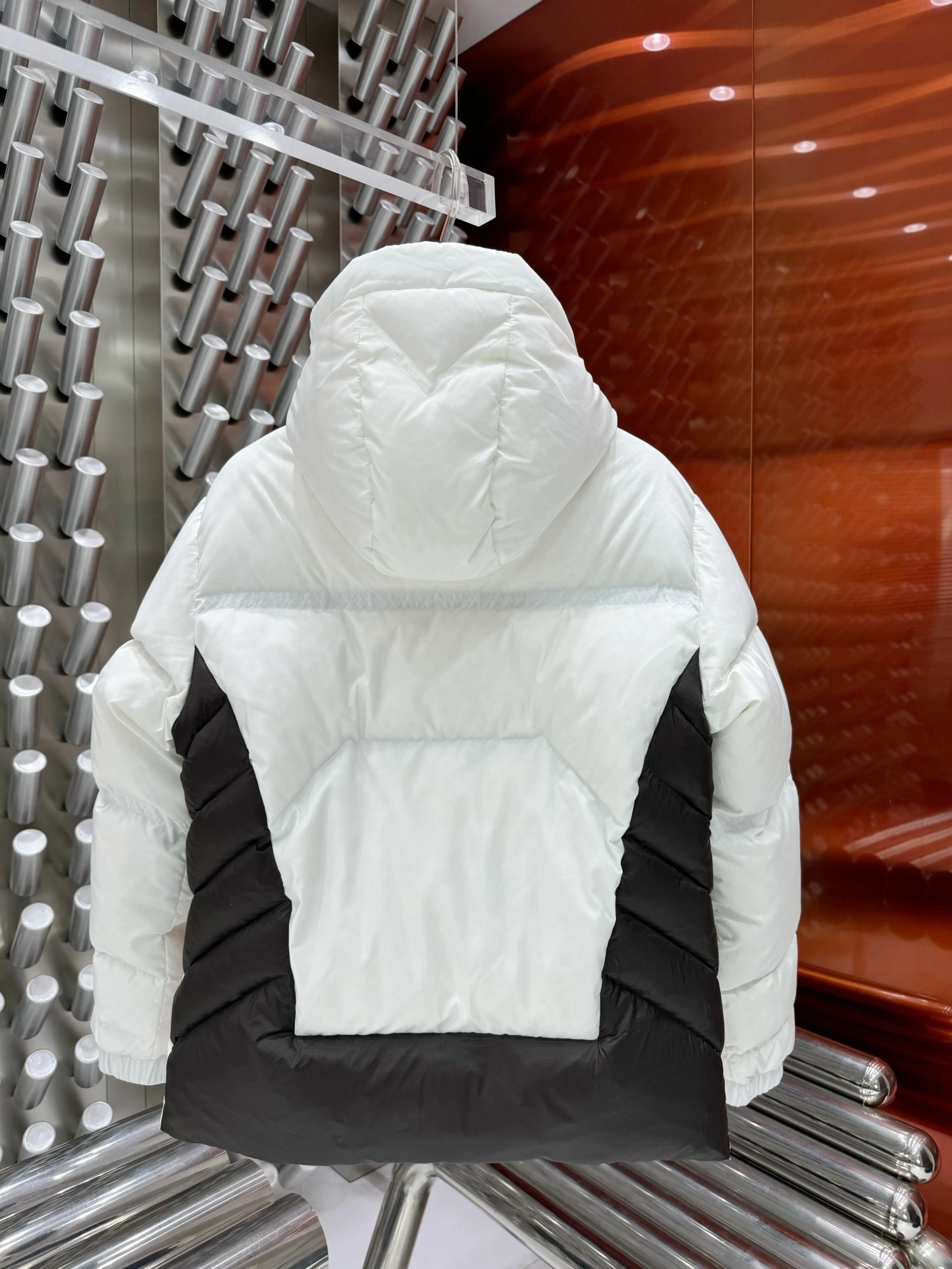 EyeCatching Moncler Down Jackets 146204