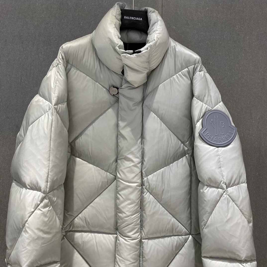 Tailored Moncler Down Jackets 146227