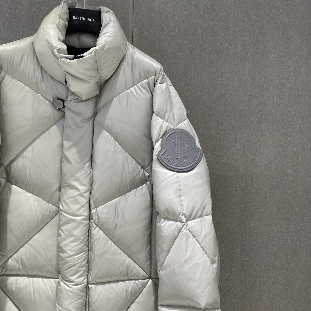 Tailored Moncler Down Jackets 146227