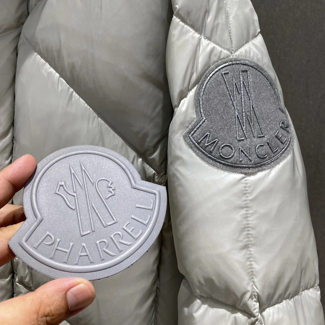 Tailored Moncler Down Jackets 146227