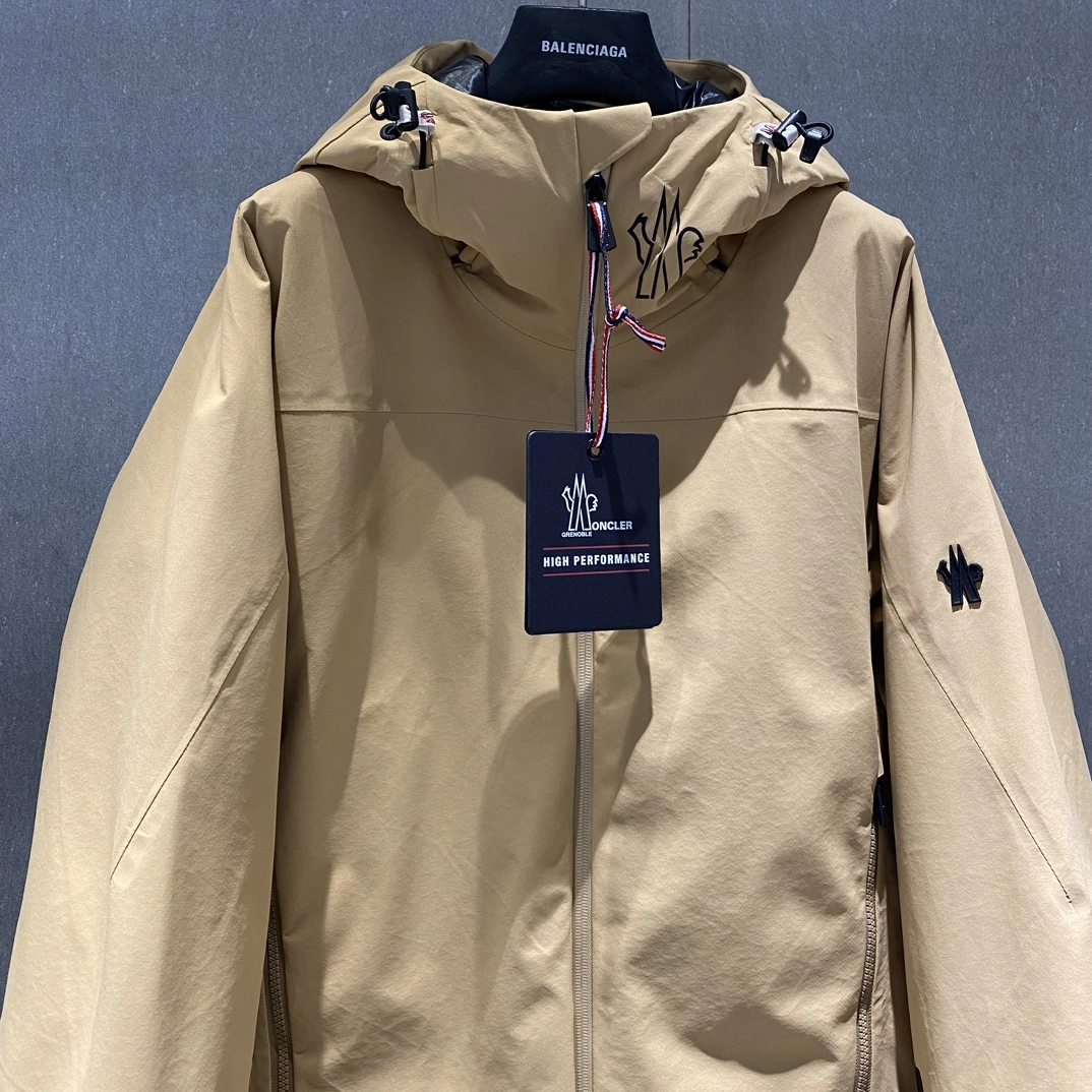 Moncler Down Jackets Sustainable 146208