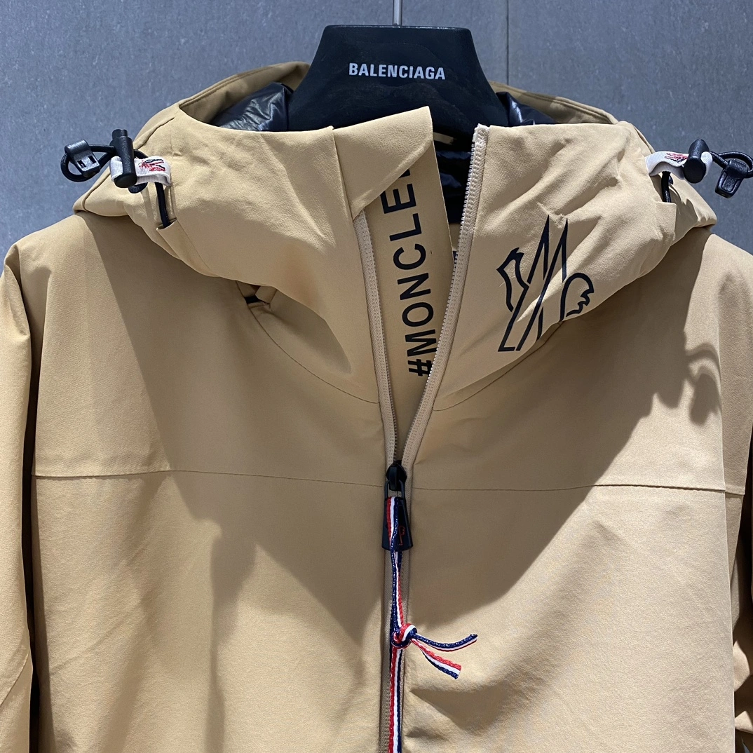 Moncler Down Jackets Sustainable 146208