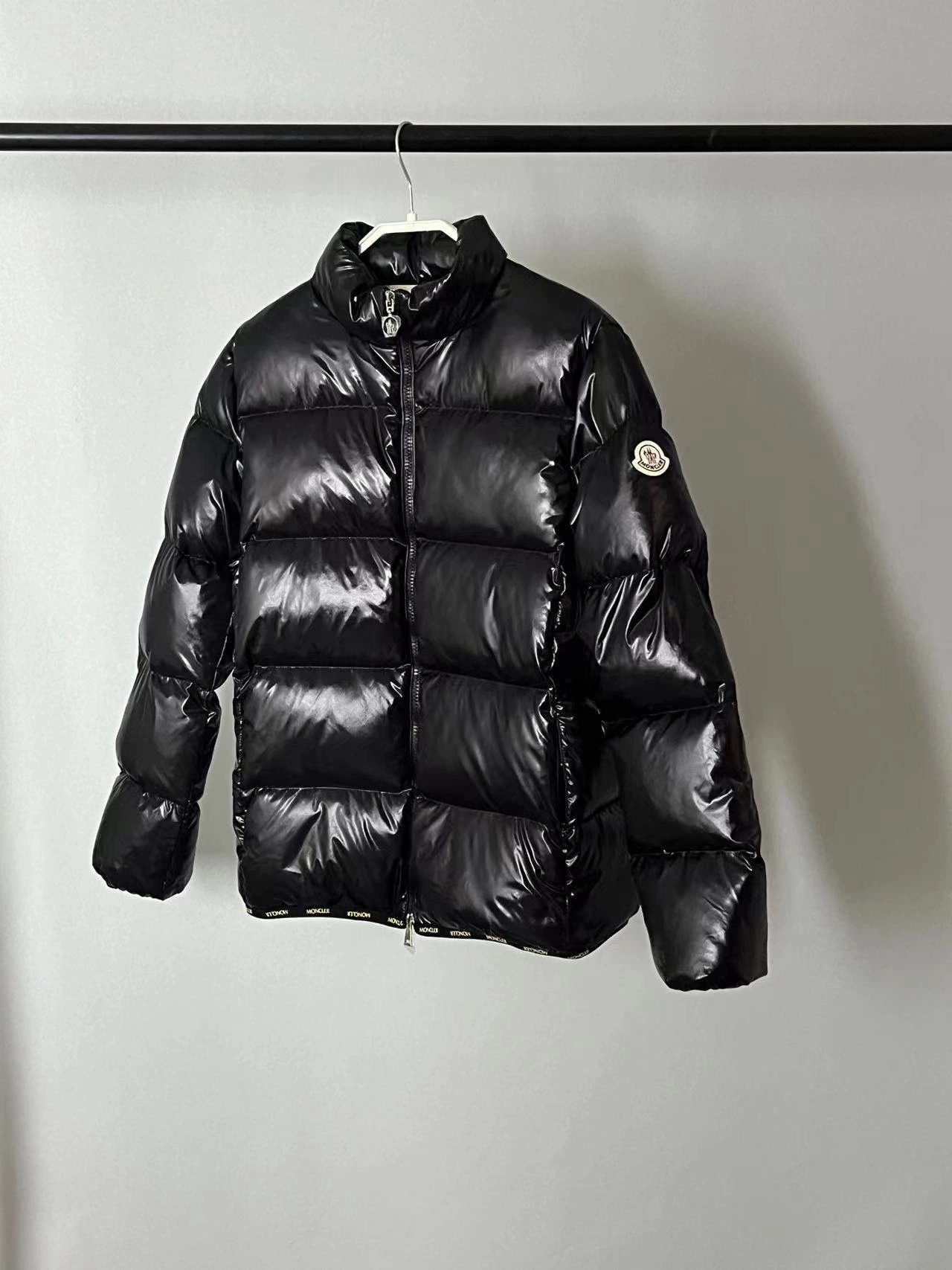 Unisex Moncler Down Jackets 146198