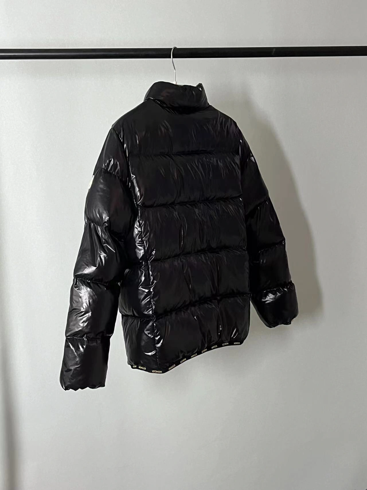 Unisex Moncler Down Jackets 146198