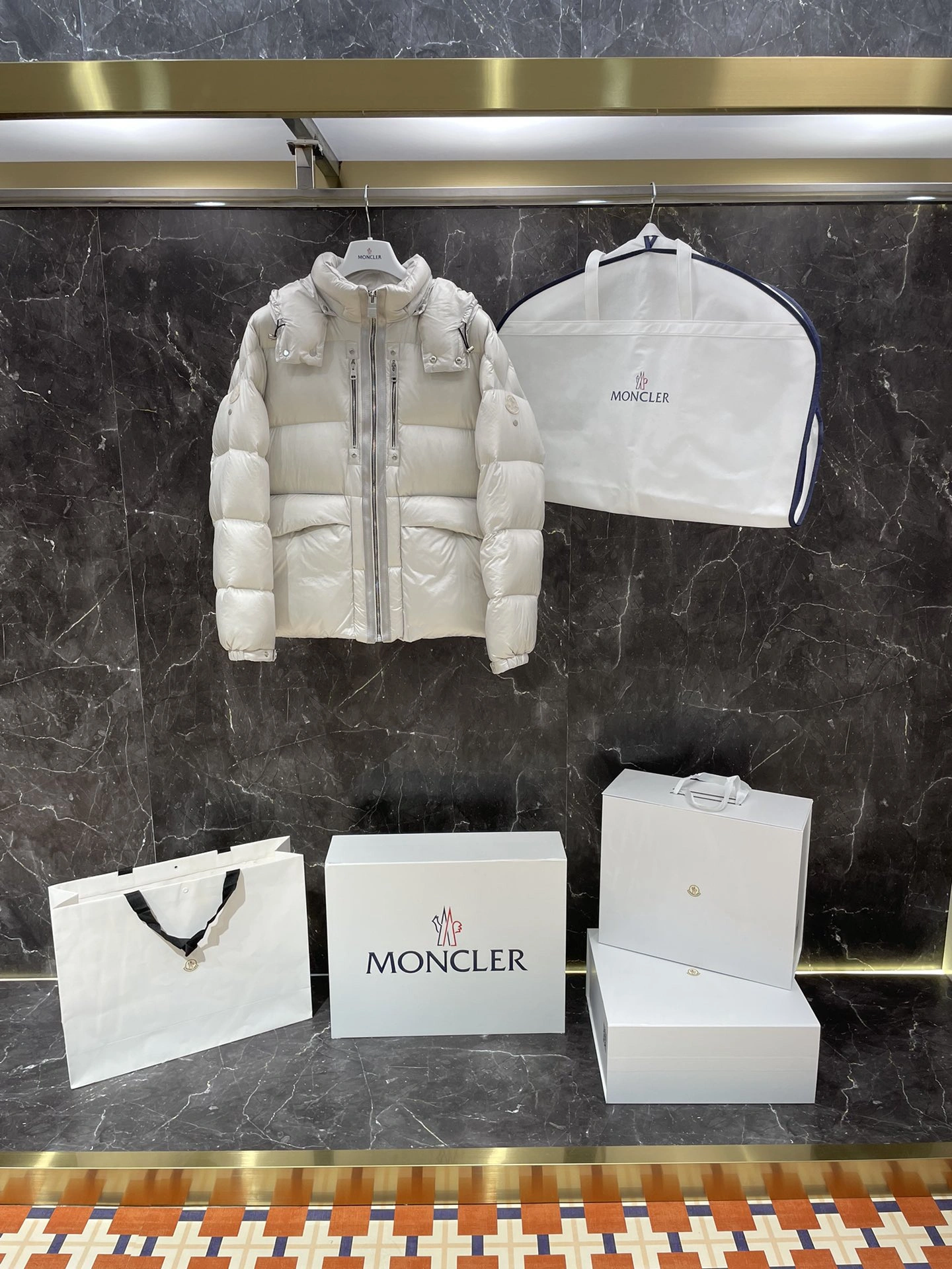 Comfortable Moncler Down Jackets 146200