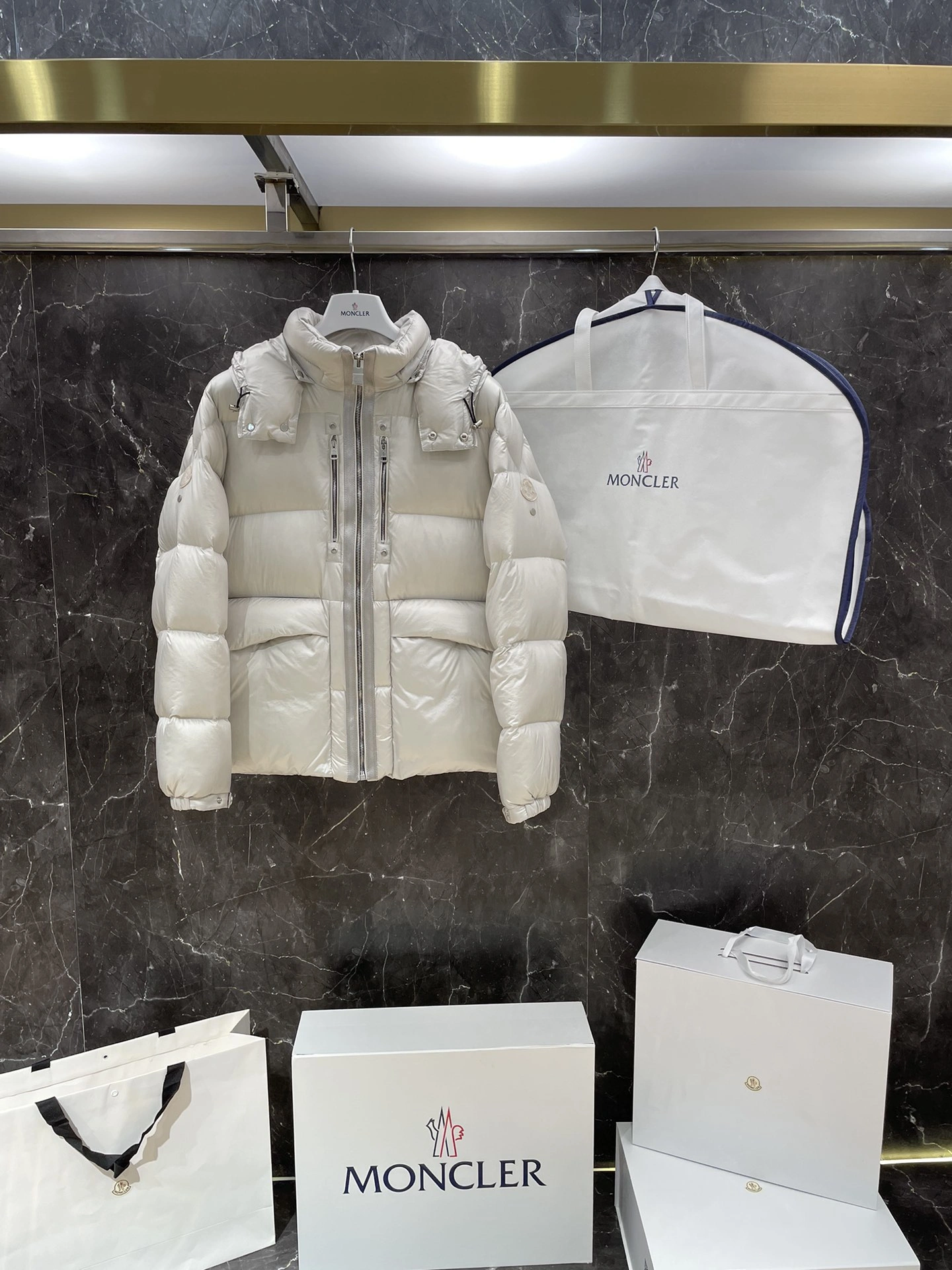 Comfortable Moncler Down Jackets 146200
