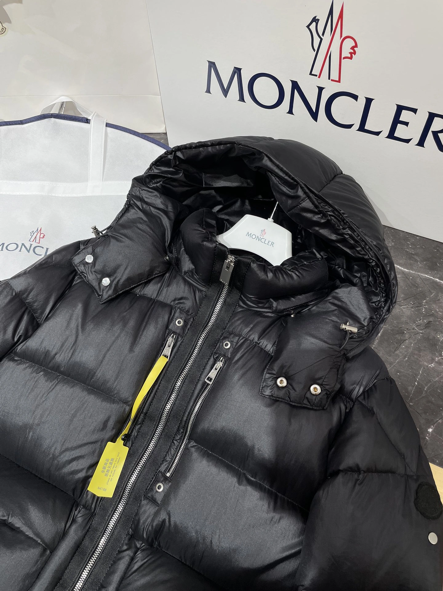 Moncler Down Jackets Lightweight 146197