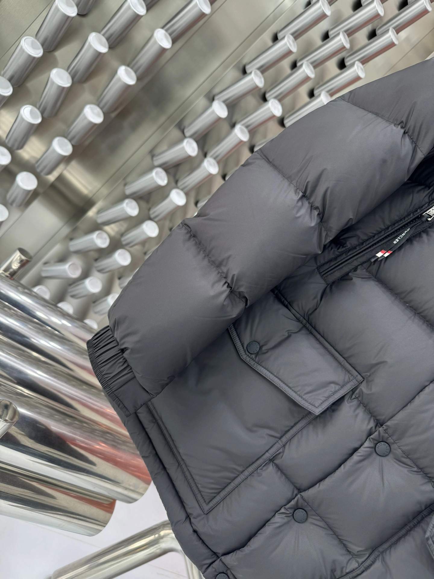Moncler Down Jackets Neat 146191