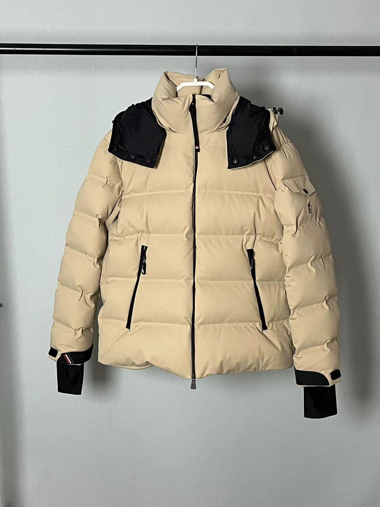 Moncler Down Jackets FlexibleFit 146194
