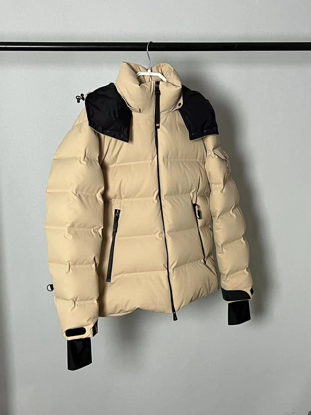Moncler Down Jackets FlexibleFit 146194