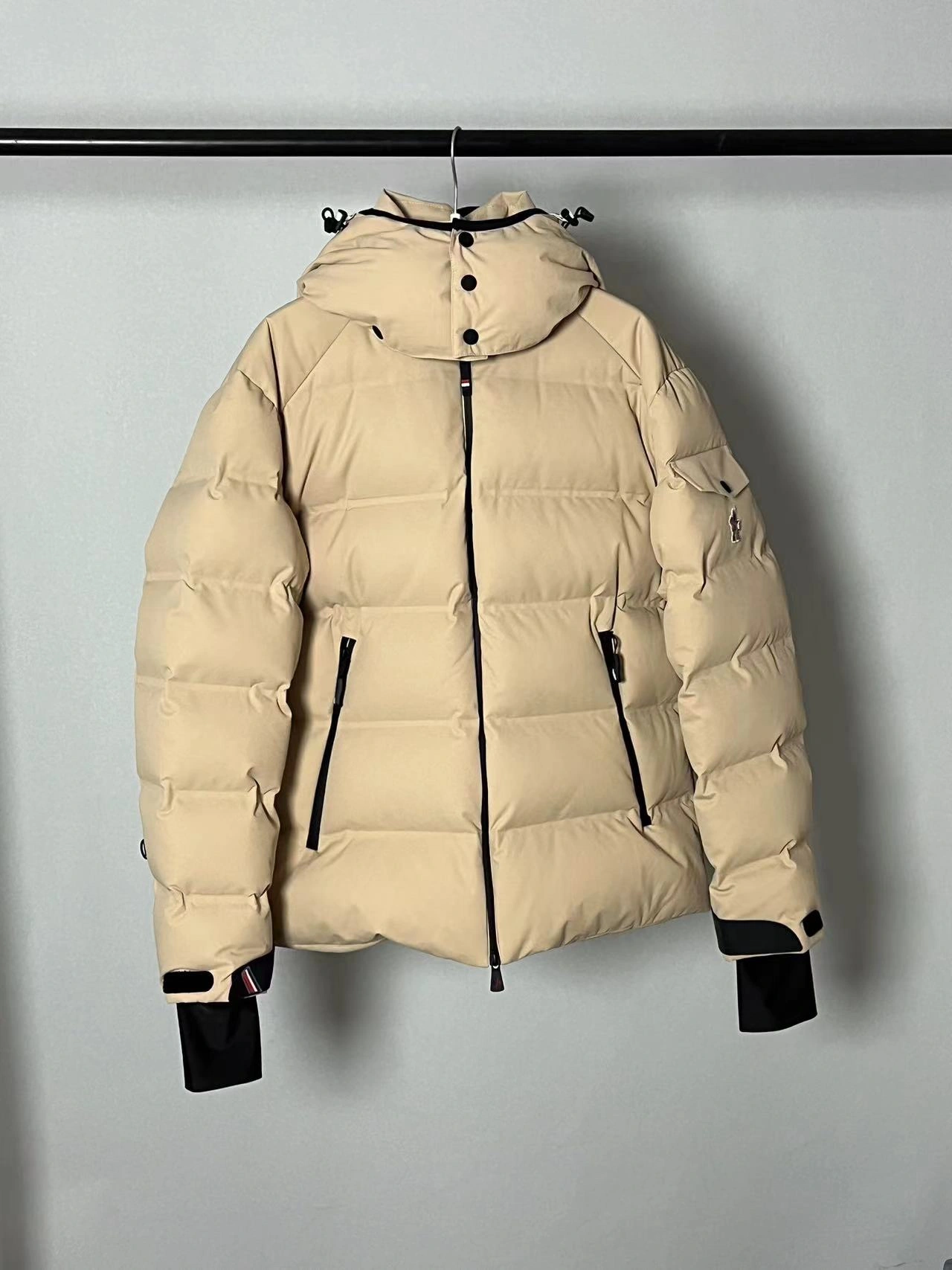Moncler Down Jackets FlexibleFit 146194