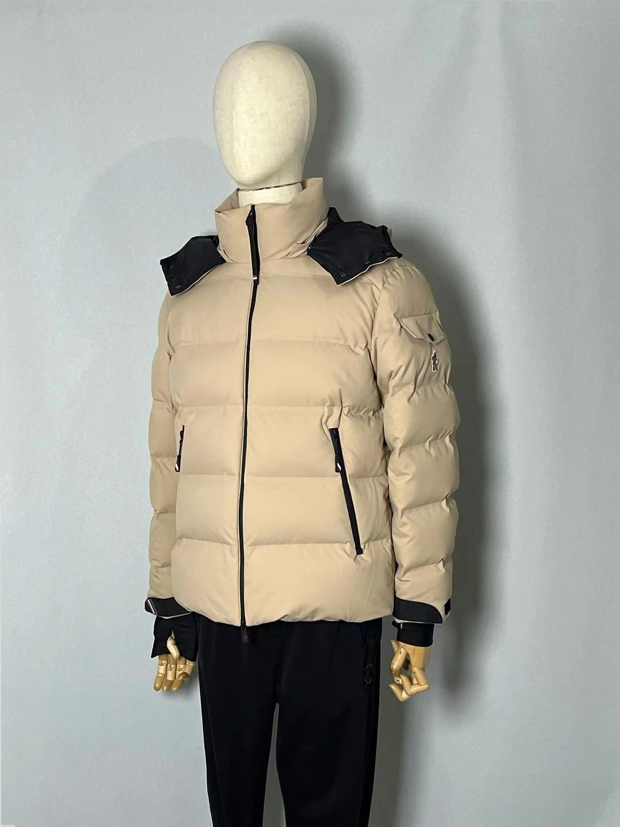 Moncler Down Jackets FlexibleFit 146194