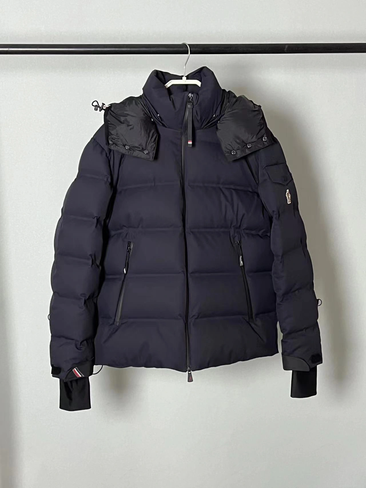 Moncler Down Jackets Resilient 146192