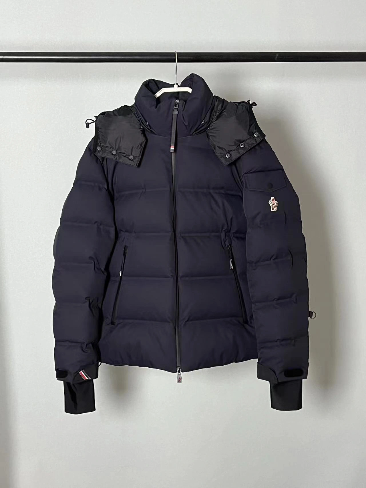 Moncler Down Jackets Resilient 146192