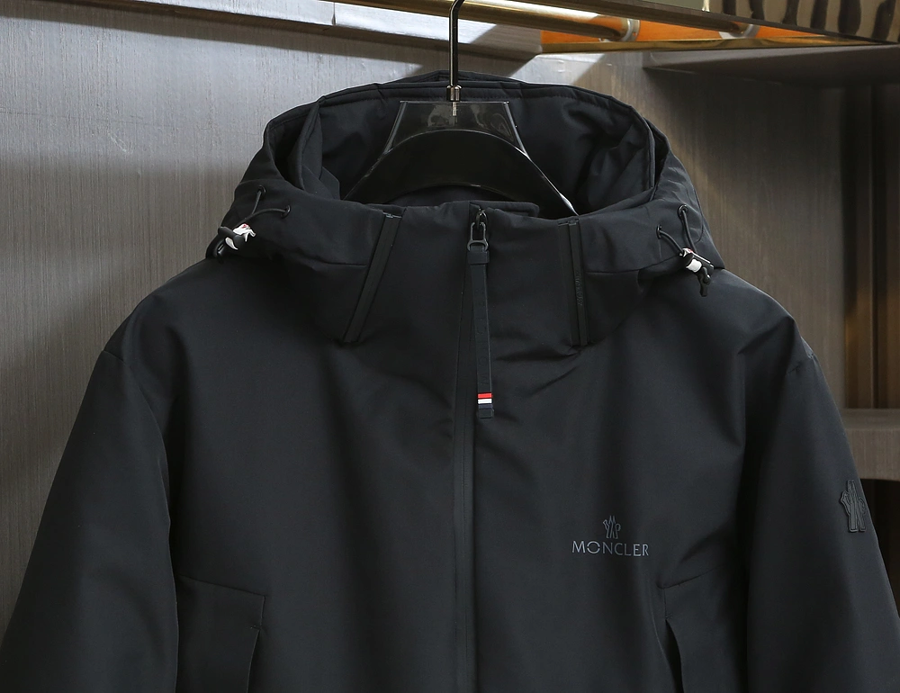 Moncler Down Jackets Compact 146187