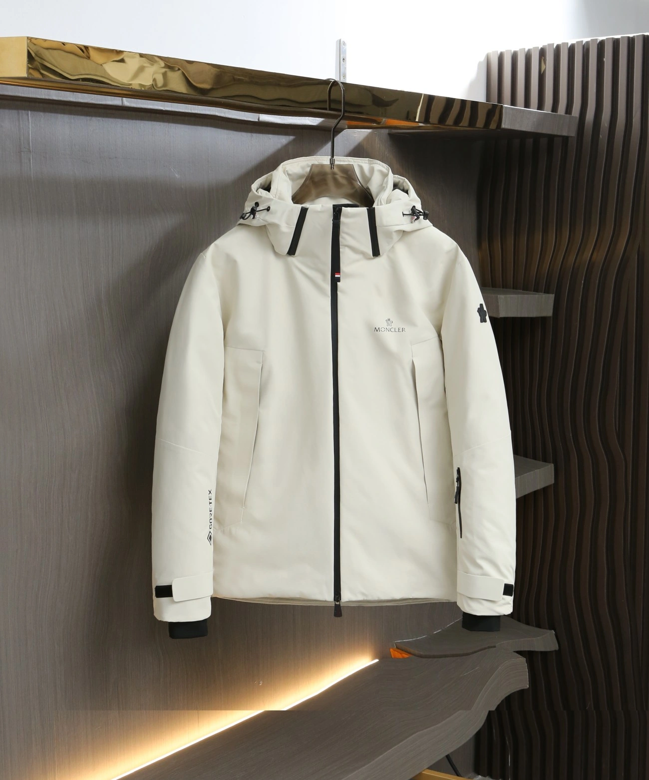 Bright Moncler Down Jackets 146186