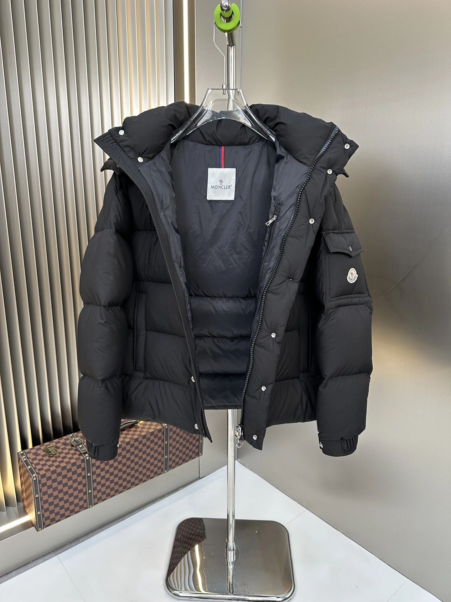 RelaxedFit Moncler Down Jackets 146173