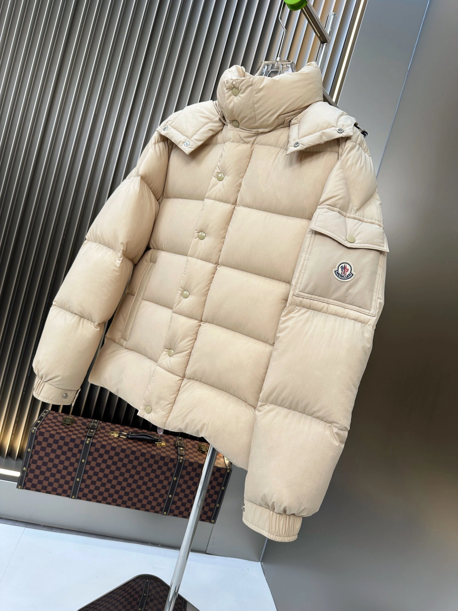 Affordable Moncler Down Jackets 146166