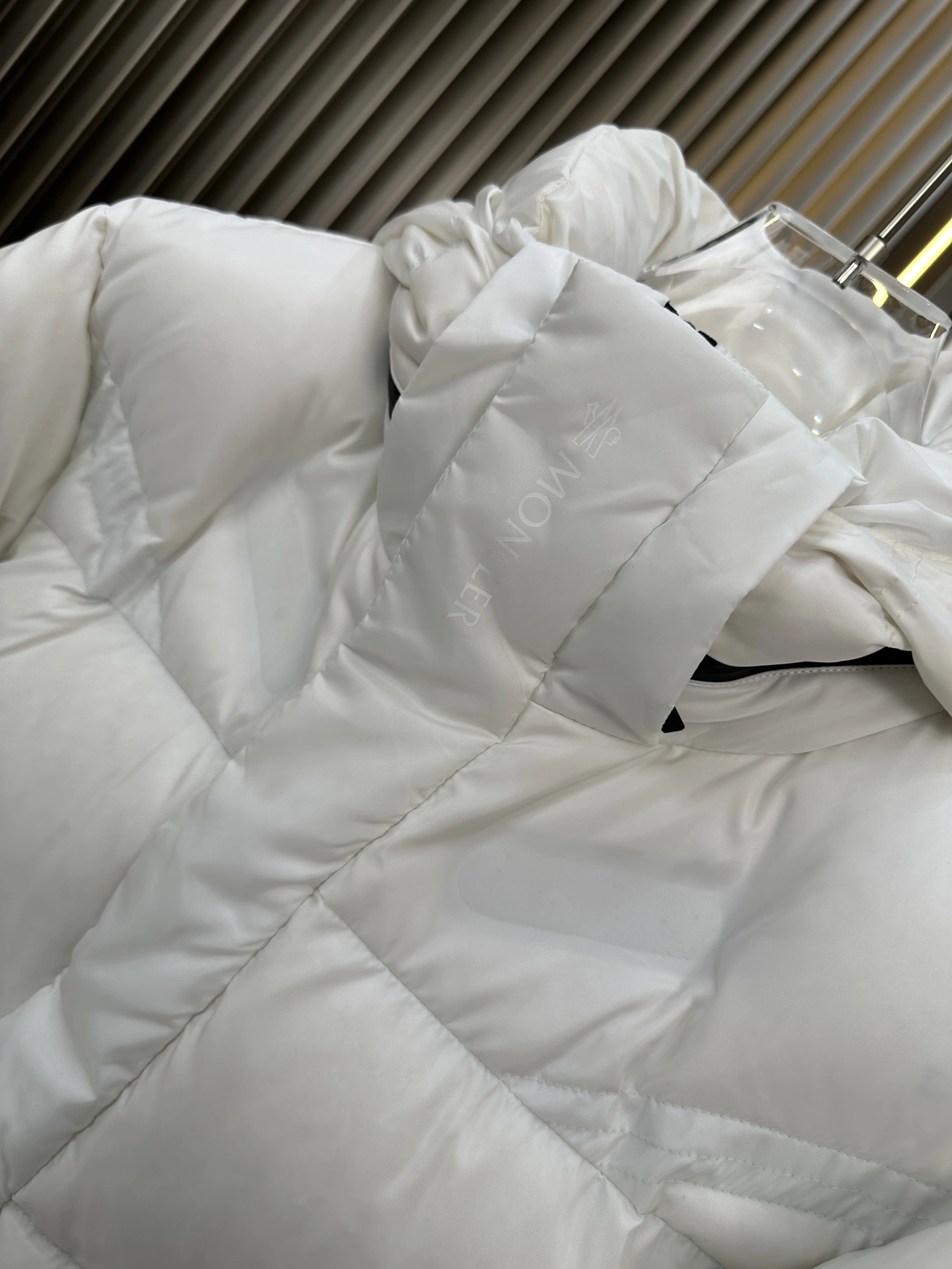 Moncler Down Jackets RelaxedFit 146182